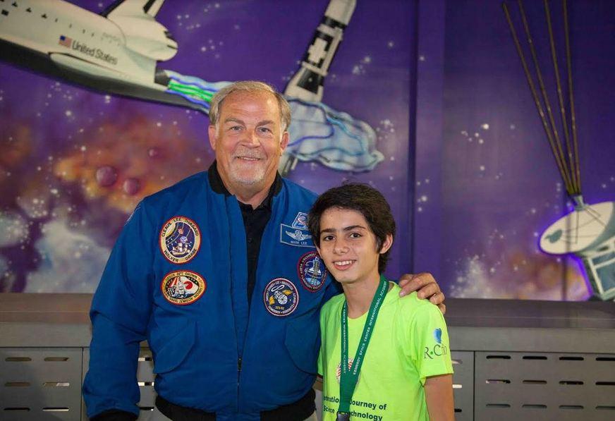 Brasileiro de 13 anos participa de programa internacional da Nasa