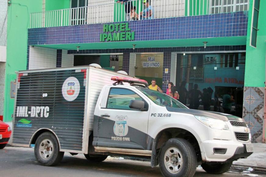 Mulher é morta e corpo é achado em quarto de hotel no Centro de Manaus