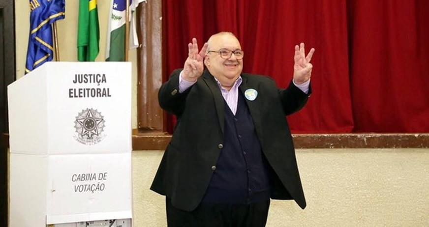 Rafael Greca é eleito prefeito de Curitiba