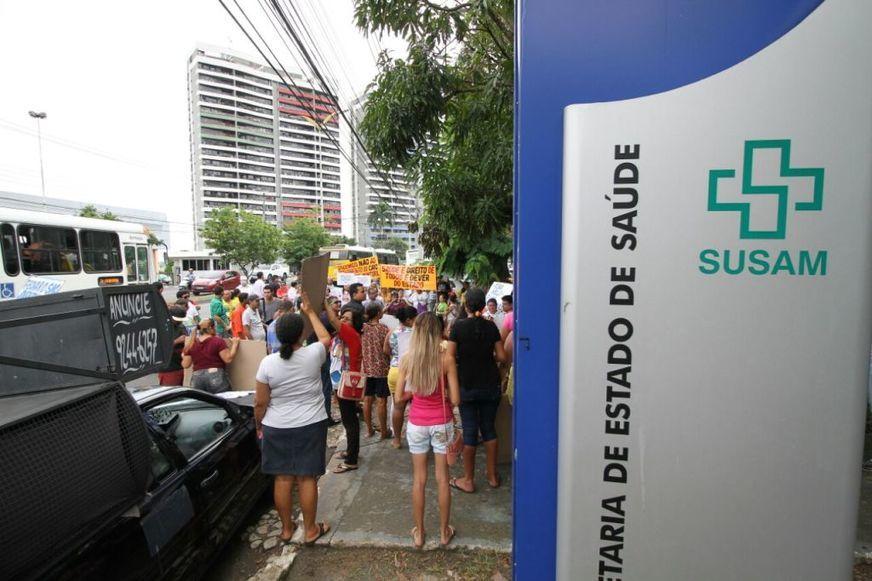 Governo do AM divulga lista de demissão de 690 funcionários temporários da Susam