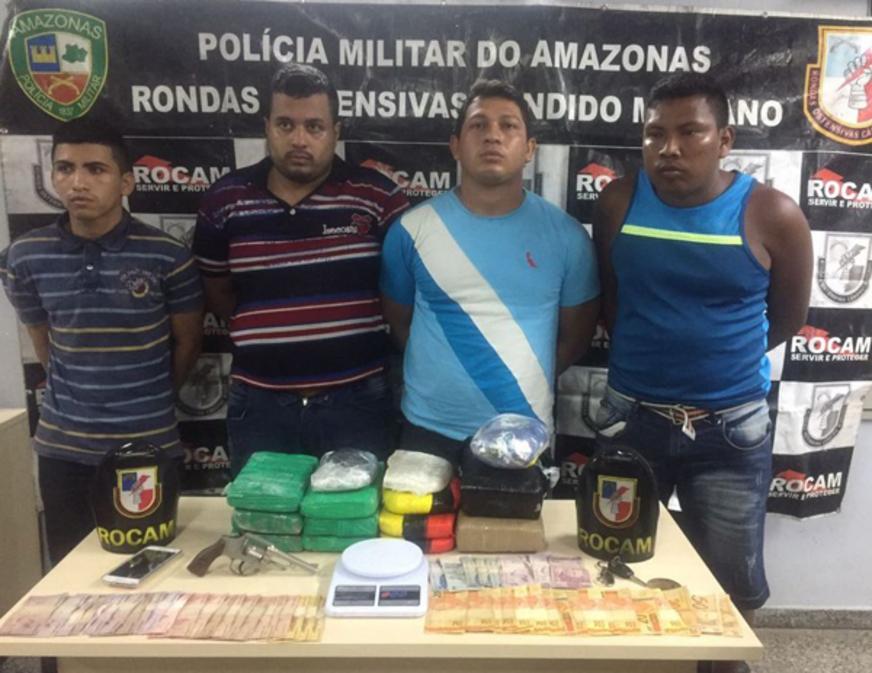 Após denúncia, quarteto é preso com armas e 12 kg de drogas em Manaus