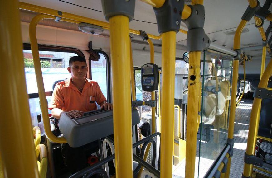 Projeto experimental pode extinguir a função de cobrador no transporte coletivo