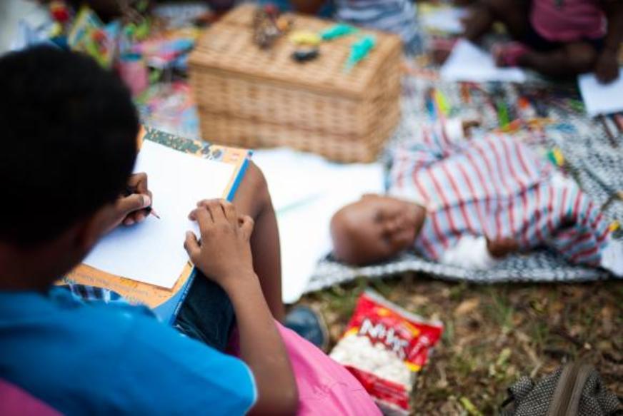Educação para brancos e negros é desigual no Brasil, afirma estudo