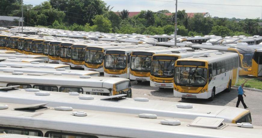 Funcionários cruzam os braços em forma de protesto por morte de motorista
