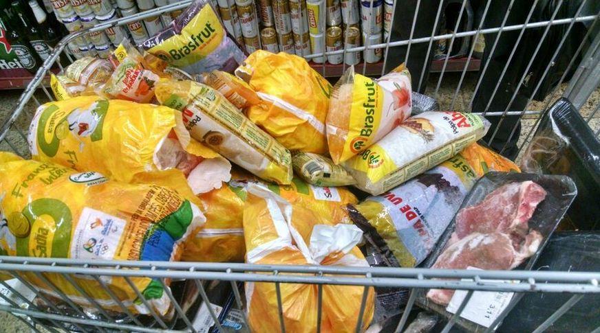 Produtos estragados e vencidos são encontrados no DB do Nova Cidade