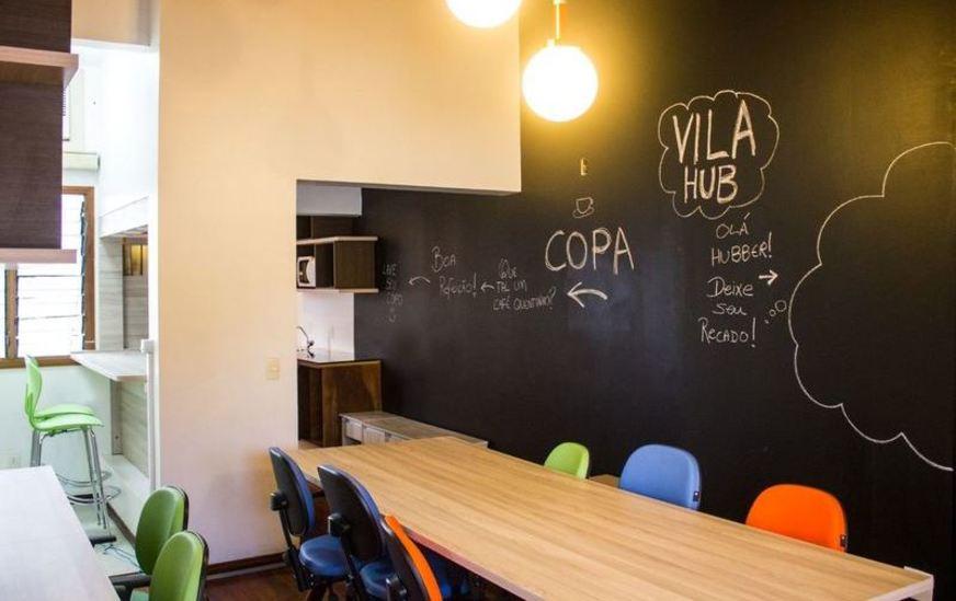 Novo espaço em Manaus oferece escritórios compartilhados até com bar interno