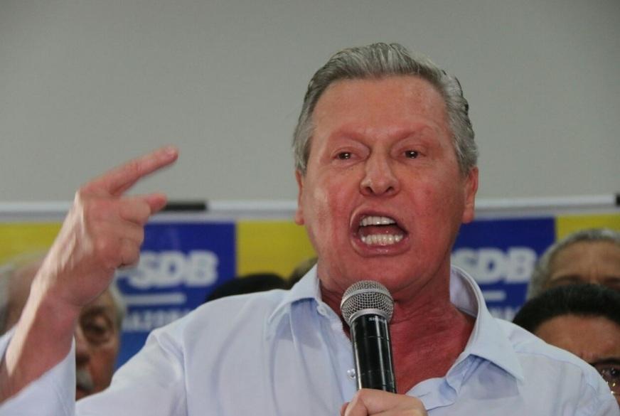 Artur vai levar ‘pito’ por blindagem