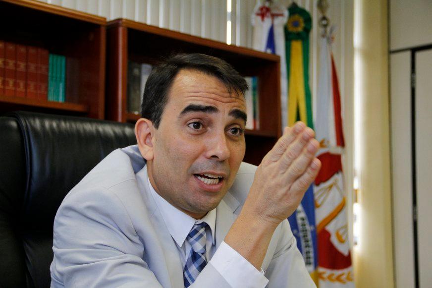 Antes de licença, PGJ promove