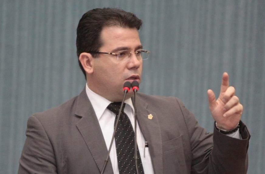 Disputa indefinida no comando da Câmara Municipal de Manaus