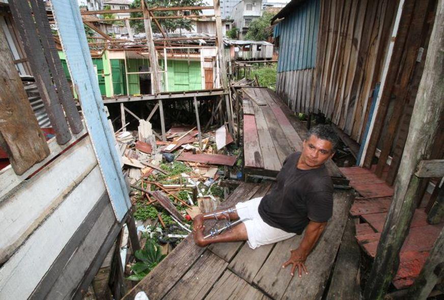 População que reside em áreas de risco teme período de chuvas em Manaus