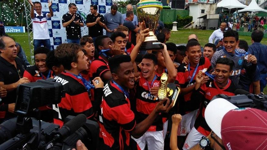 Flamengo vence Palmeiras e é campeão da Copa do Brasil Sub-15