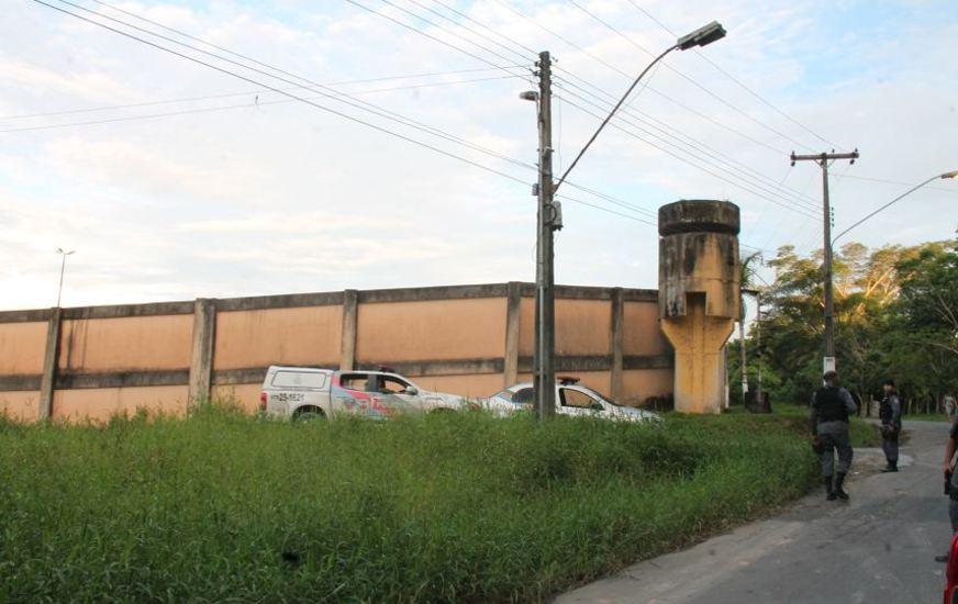 Sete pessoas ainda são mantidas reféns no Compaj, afirma OAB-AM