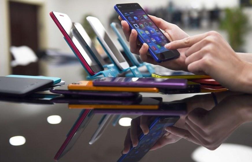 Smartphone se consolida como meio preferido de acesso à internet, diz pesquisa