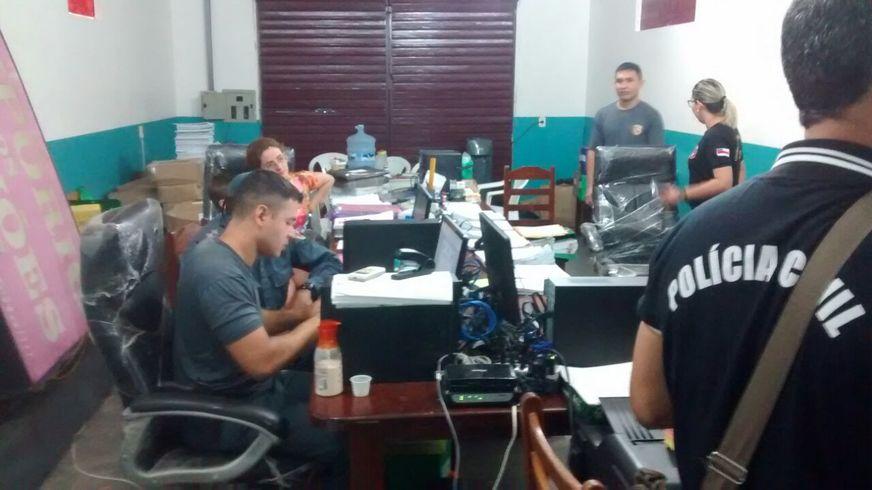 Em Parintins, casa de ex-prefeito é alvo de mandados de busca e apreensão