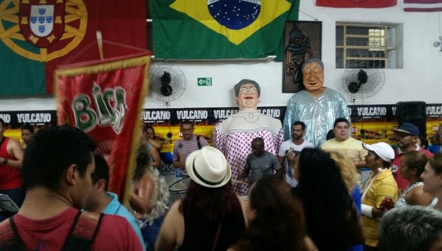 Foliões participam do primeiro esquenta da Banda da Bica, no Centro de Manaus
