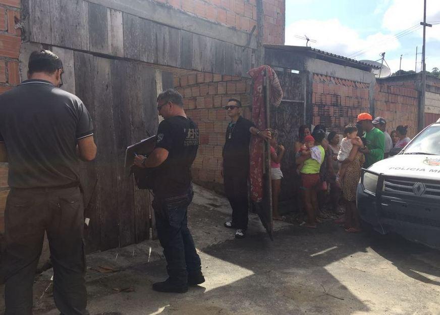 Mulher é encontrada morta com várias perfurações pelo corpo em Manaus