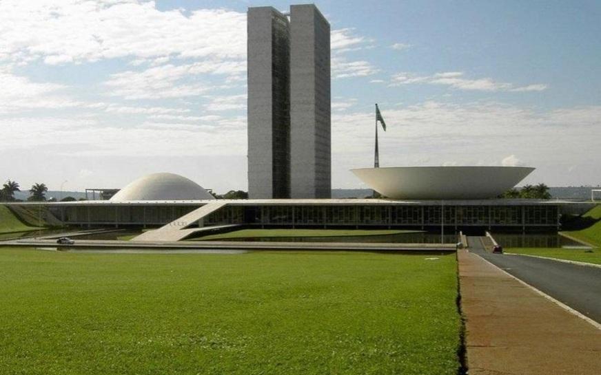 De volta ao trabalho legislativo