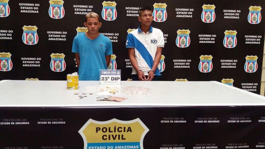 Dupla é presa com pedras de oxi e 24 kits de drogas no Bairro da União