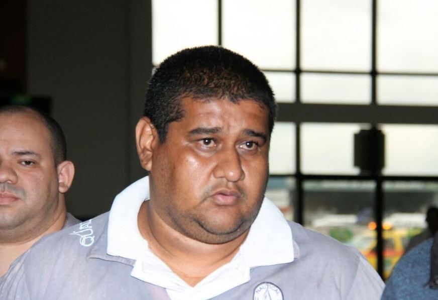 Filho acusado de planejar morte do pai e da irmã em Coari é transferido para Manaus