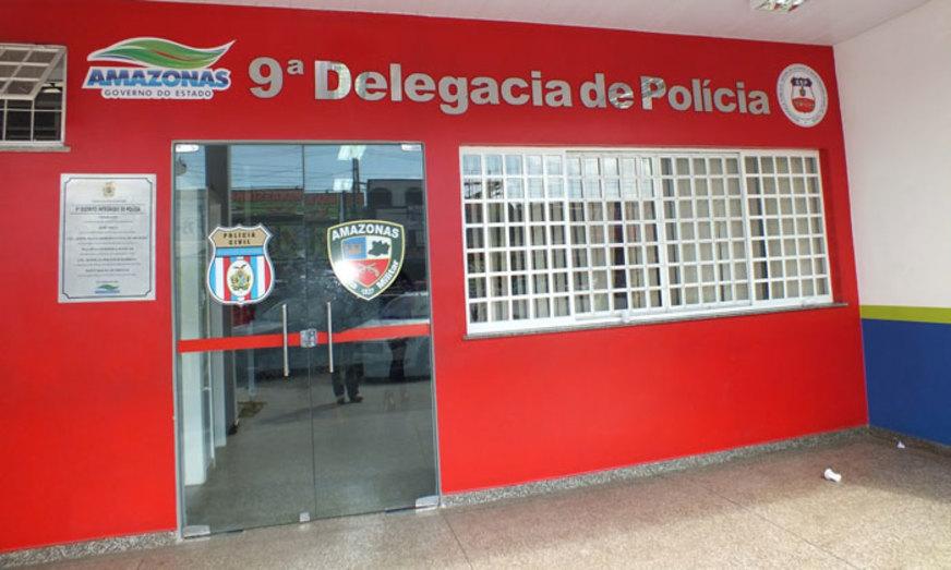 Mulher é presa após ser flagrada vendendo drogas no São José
