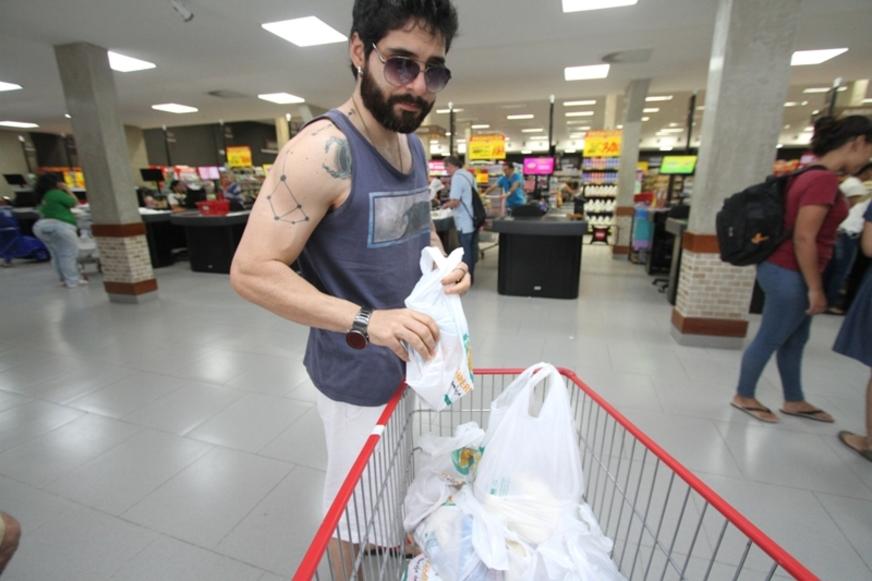 Após sucesso de holandesa com produtos do DB, supermercado lança campanha