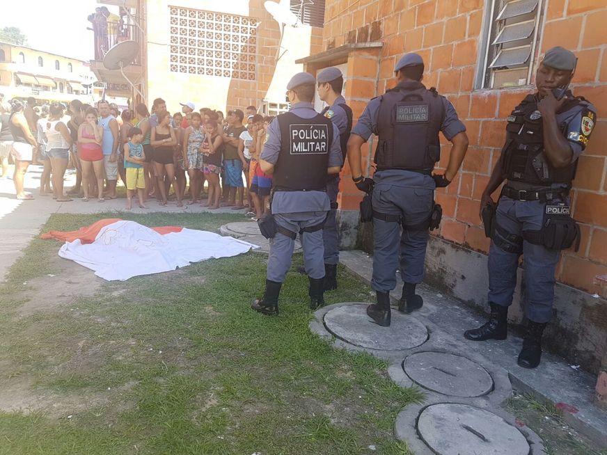 Homem é executado com 15 tiros na tarde deste sábado no bairro Santa Luzia
