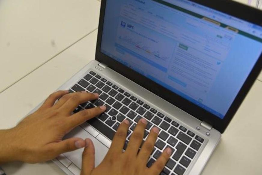 Mais de 1 milhão de contribuintes entregaram declaração do Imposto de Renda