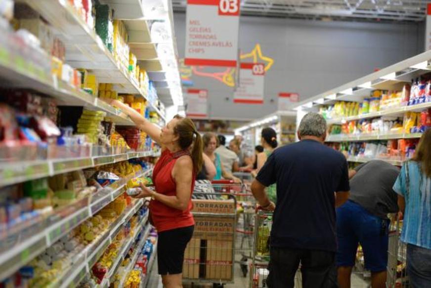 Pesquisa do SPC e CDL  indica que consumidor permanece pessimista