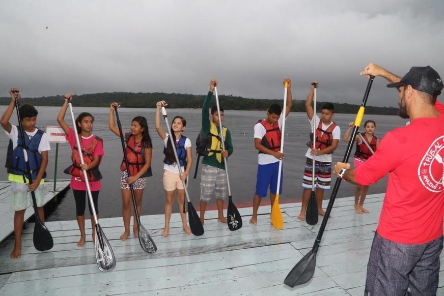 Programa Segundo Tempo inova com aulas de sup e jiu-jítsu para crianças e jovens