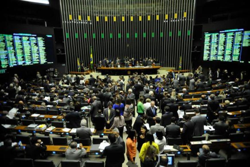 Com comissões funcionando, Câmara debate reformas trabalhista e da Previdência