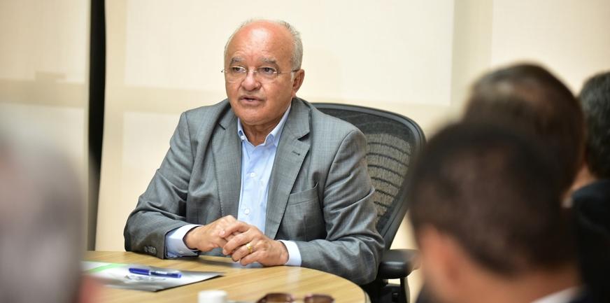 Com relator contra a cassação, julgamento de Melo é adiado no TSE