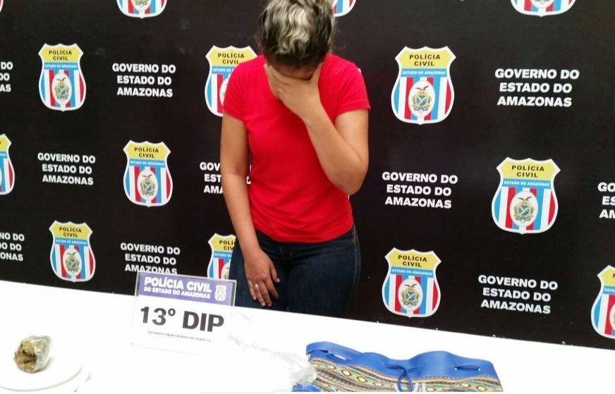 Mulher é presa com drogas em casa no bairro Cidade de Deus