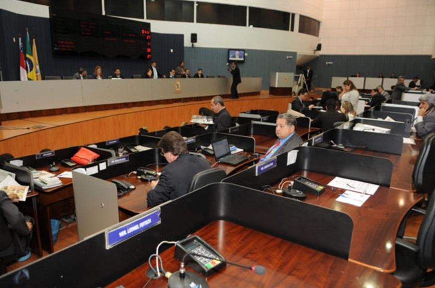 CMM foge de debate sobre Uber