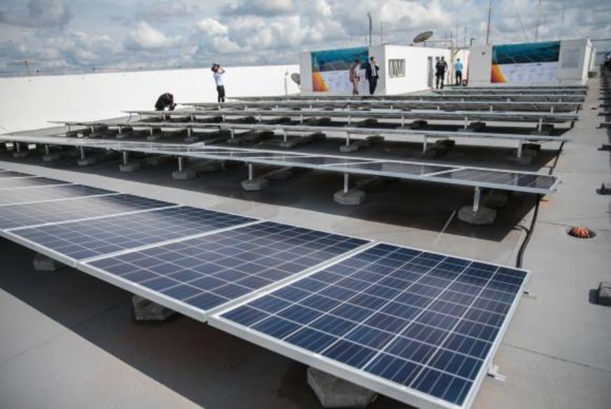 Cientistas chineses desenvolvem painéis solares que funcionam mesmo com chuva
