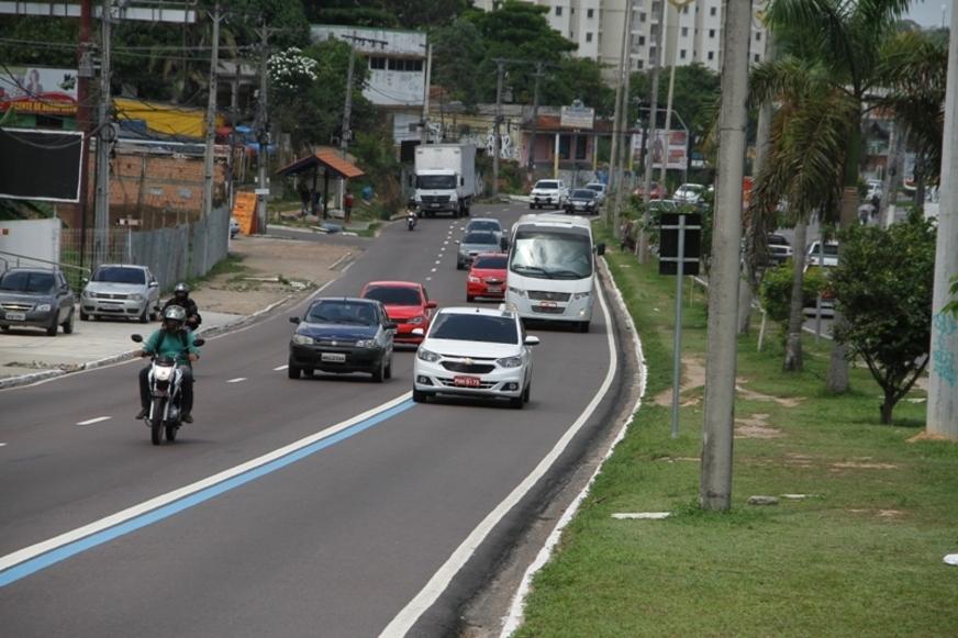 Faixa Azul é liberada para tráfego em toda a cidade devido a congestionamentos