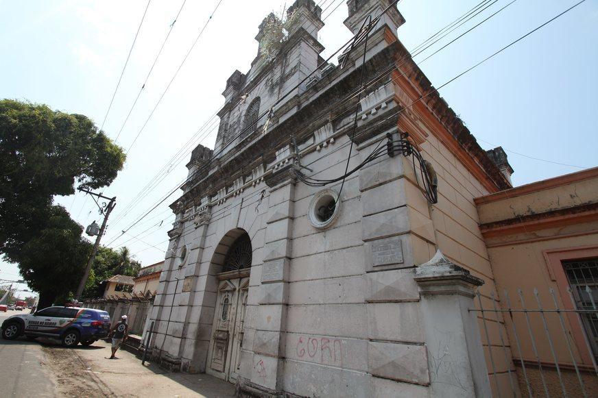 Mulher é presa ao levar droga escondida em comida para Cadeia Pública