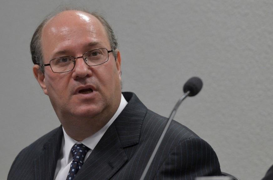 Inflação e juros básicos devem continuar em queda, diz presidente do BC
