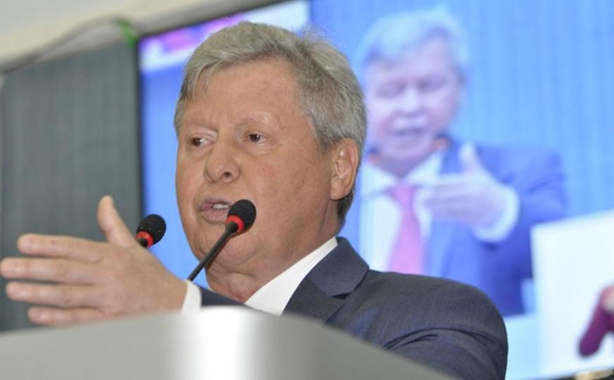 Artur só é ‘ótimo’ para iletrados