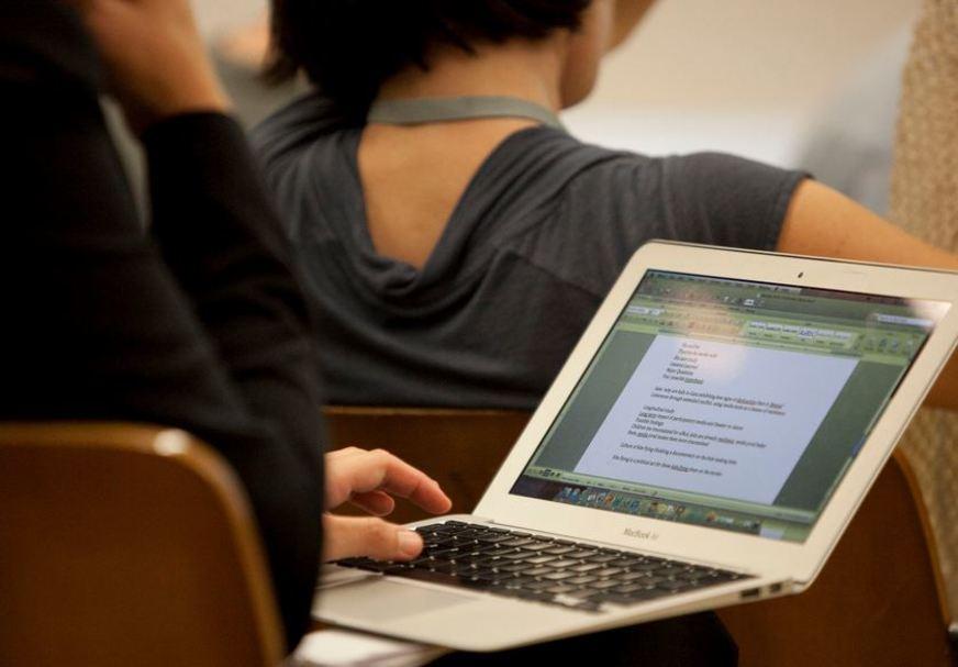 Educação superior a distância cresce em ritmo acelerado, afirma pesquisa