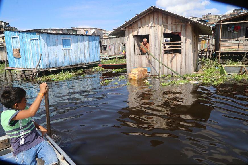 Enchente do rio Negro começa a perder intensidade, em Manaus