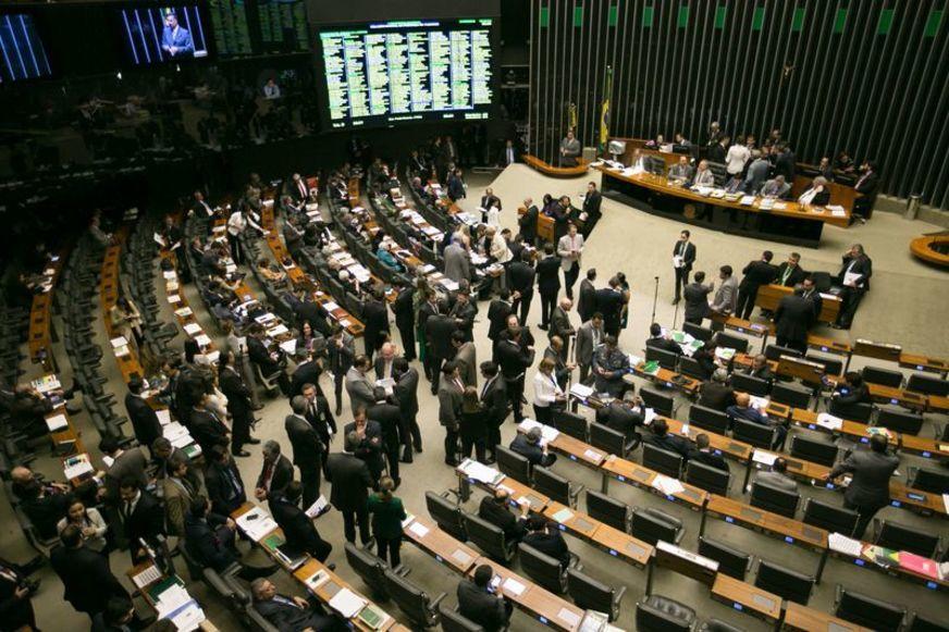 Um a cada três eleitos da Câmara e do Senado teve dinheiro da JBS