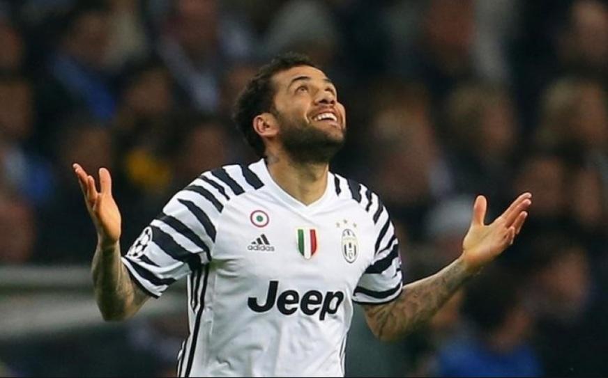 Daniel Alves busca acrescentar nova página à história da Juventus