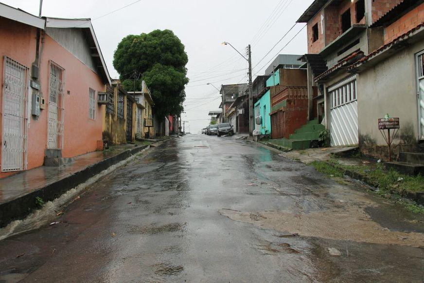Homem é morto com facada no pescoço no bairro Lírio do Vale, em Manaus