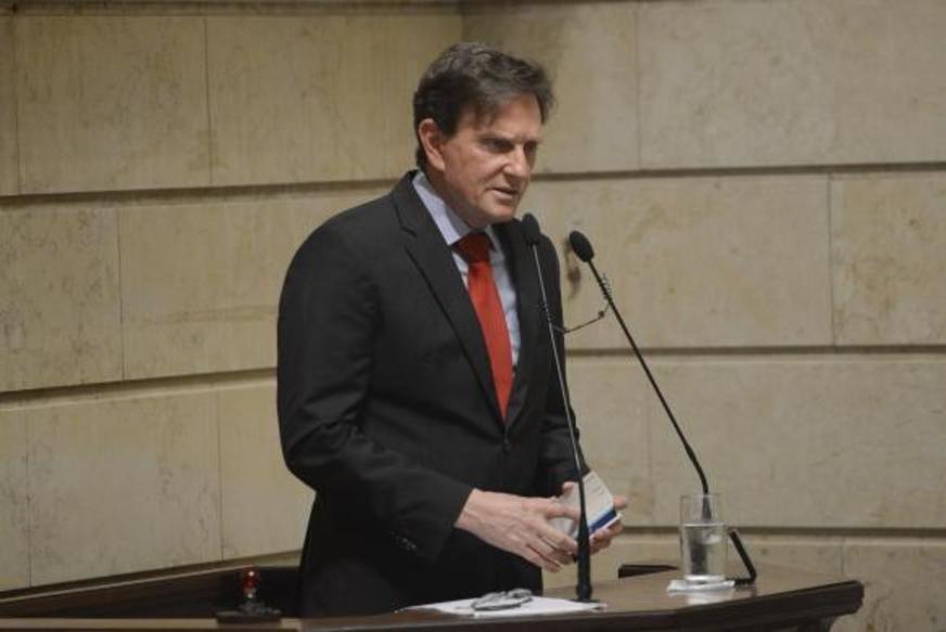 Destino do carnaval do Rio será decidido após Crivella voltar de viagem