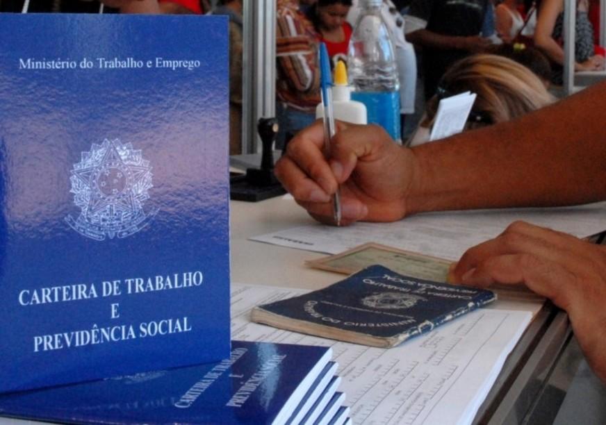 Área de serviços do Amazonas registra 727 novos contratos, diz relatório