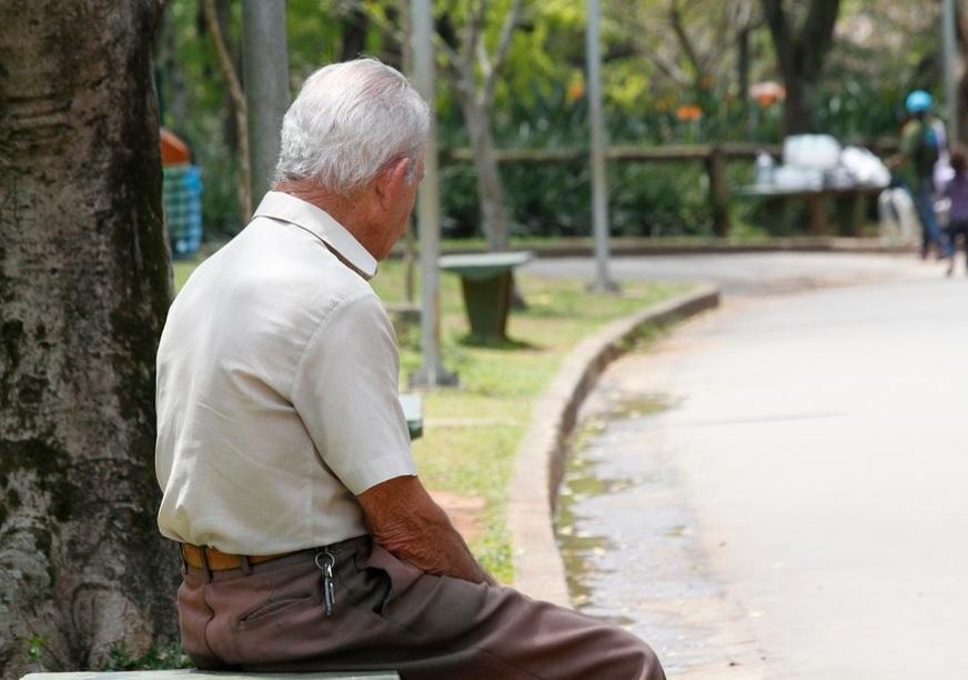 Idosos: sociedade está adoecida
