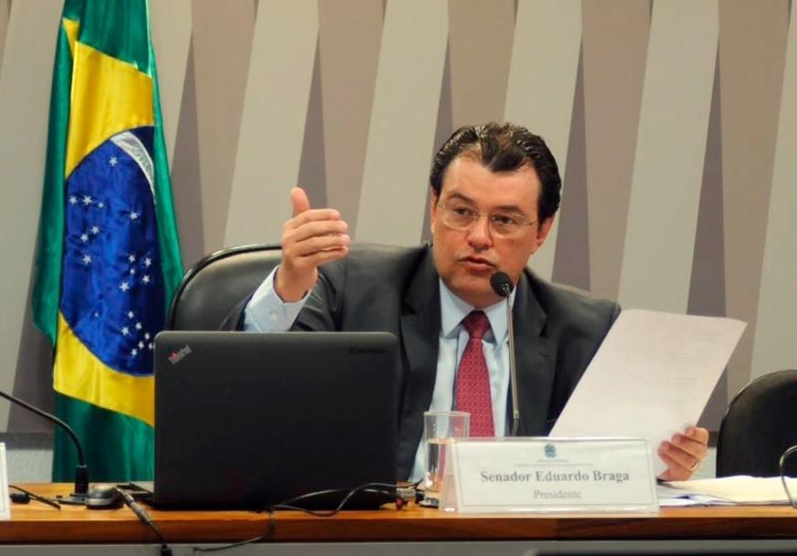 Eduardo Braga se mostra mais ‘humilde’