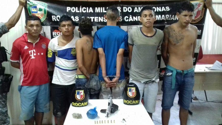 Suspeitos de participar do bonde do ‘Mano Caio’ são presos com arma e drogas