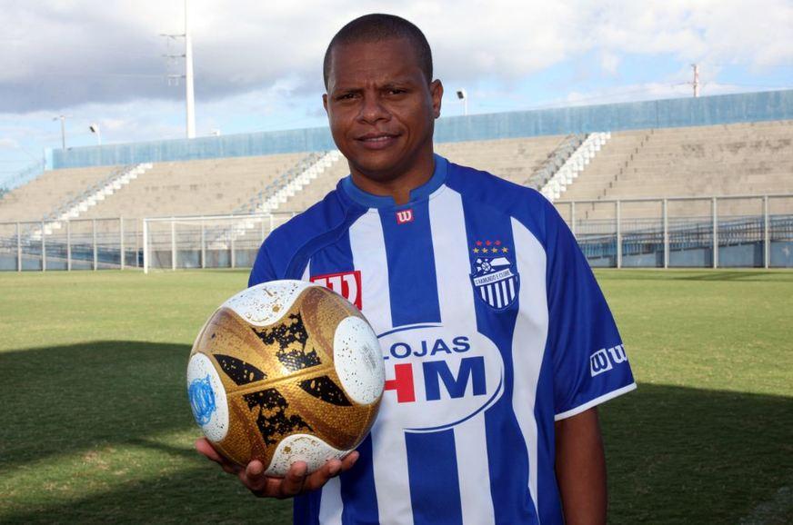 Ex-craque do São Raimundo, Luis Henrique está de volta a Manaus