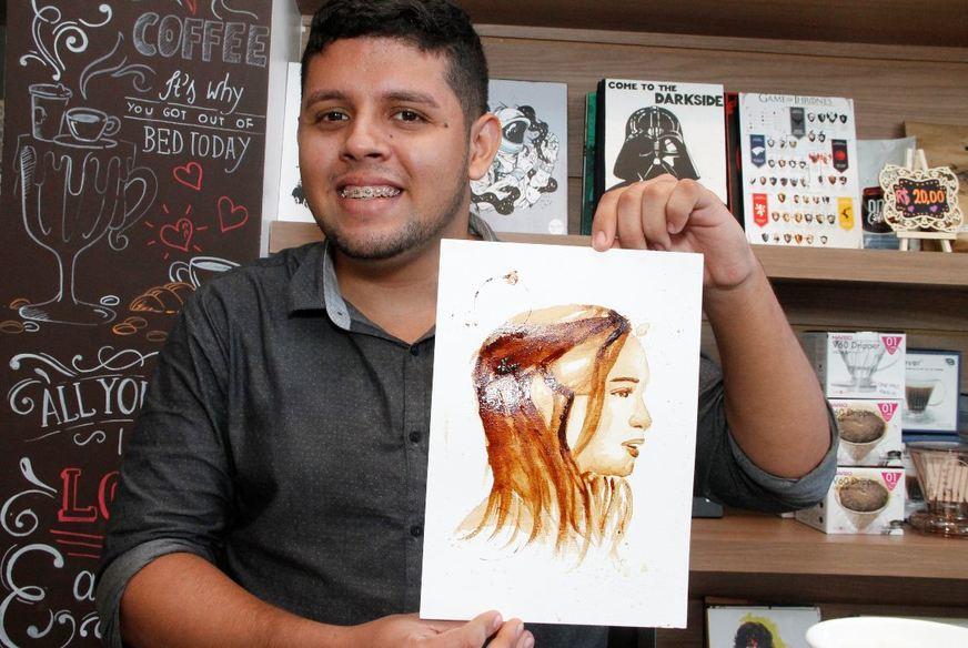 Ilustrador utiliza café para pintar obras e deve inaugurar stand em cafeteria